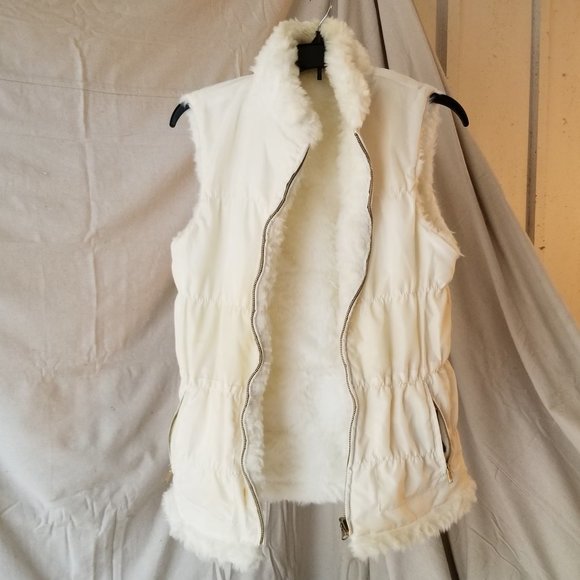 bagatelle Women’s Sleeveless White Faux Fur Reversible Vest Jacket – size Small - Picture 2 of 6